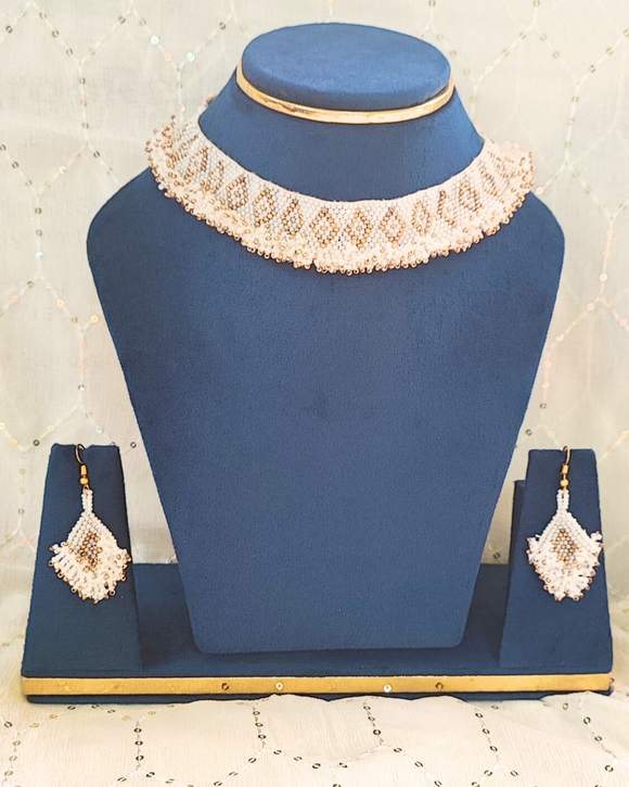 White & Gold Seed Beads Necklace Set